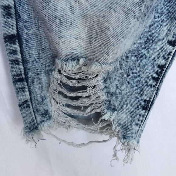 Forever 21 Acid Wash Distressed Jean Shorts - Picture 3 of 11